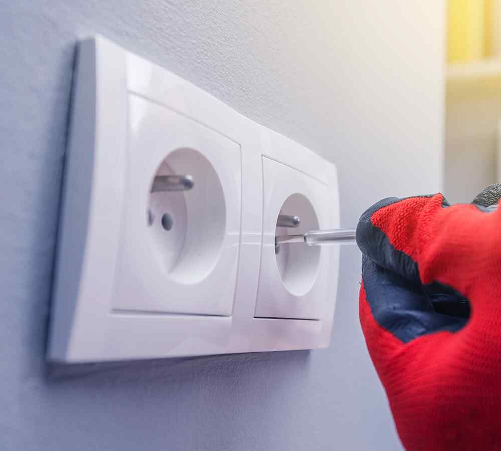 https://electrician.ferrerasconstruction.com/wp-content/uploads/2018/10/inner_13.jpg